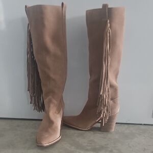 Vince Camuto Women's Genuine Suede Tan Fringe Knee-High Boots. Worn Once.